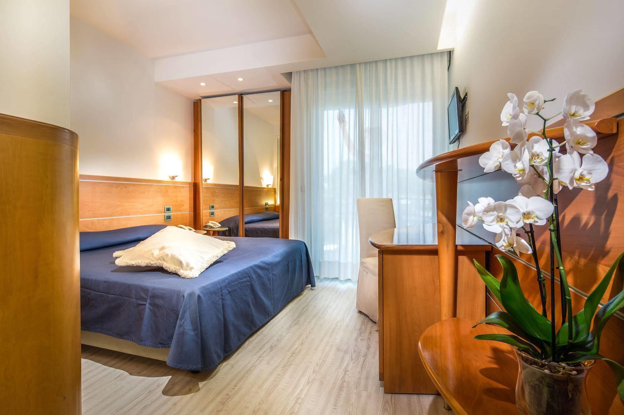 Park Hotel Lignano Sabbiadoro Exterior foto